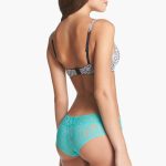 jolie libertine du 28 en lingerie